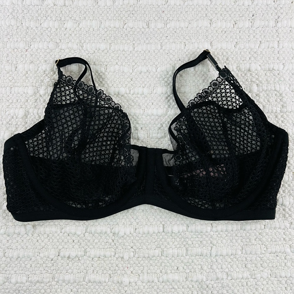 36D/M Victoria’s Secret Fishnet Bra & Cheeky Set - Picture 7 of 13